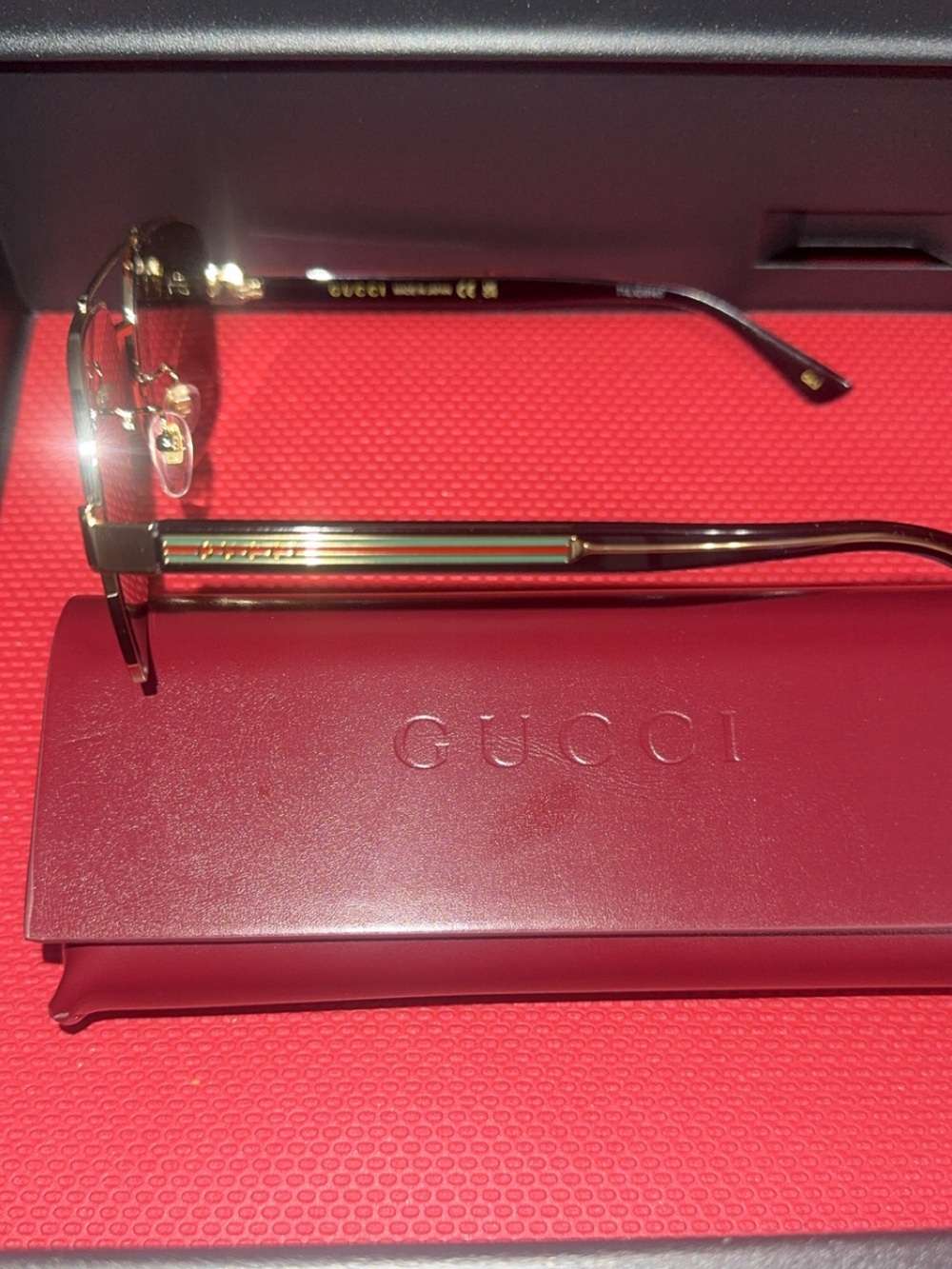 Gucci Gold Frame Black Lens Men’s Sunglasses - Picture 2 of 4